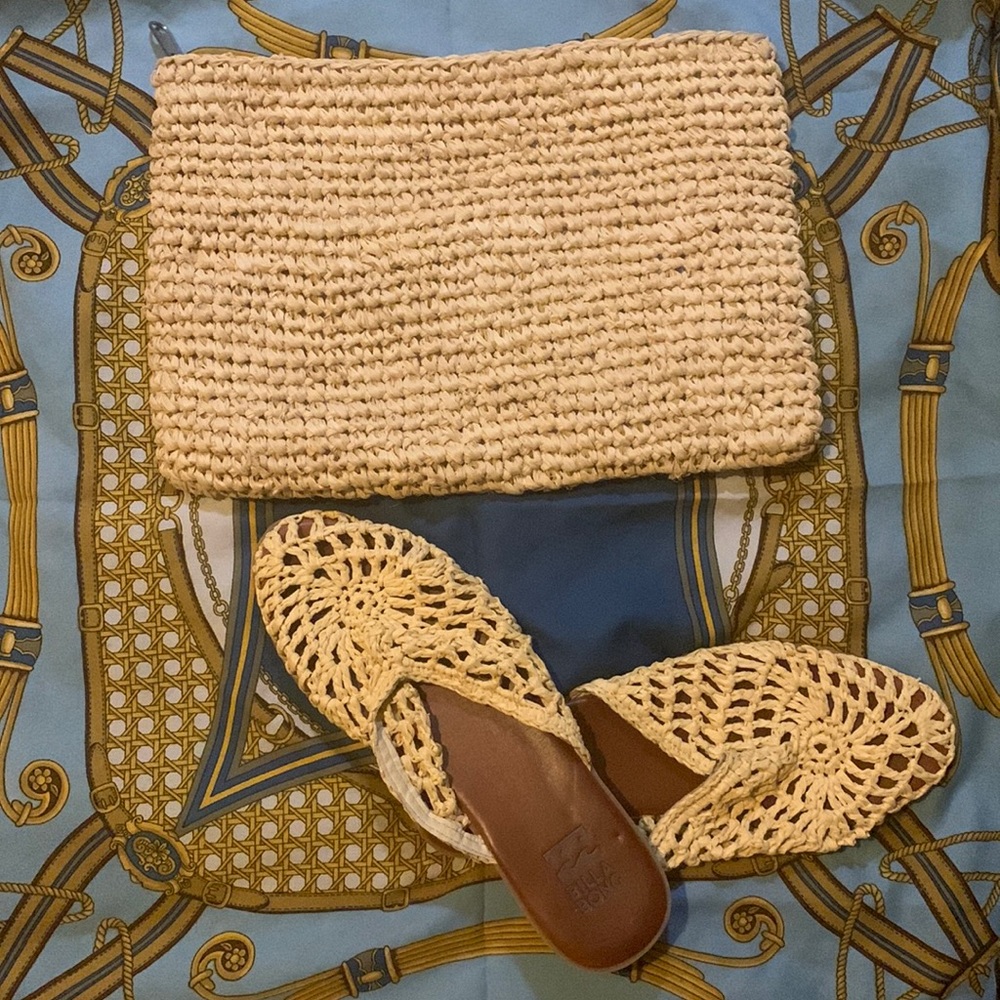 Billabong slide sandals sz7 w no name raffia clutch